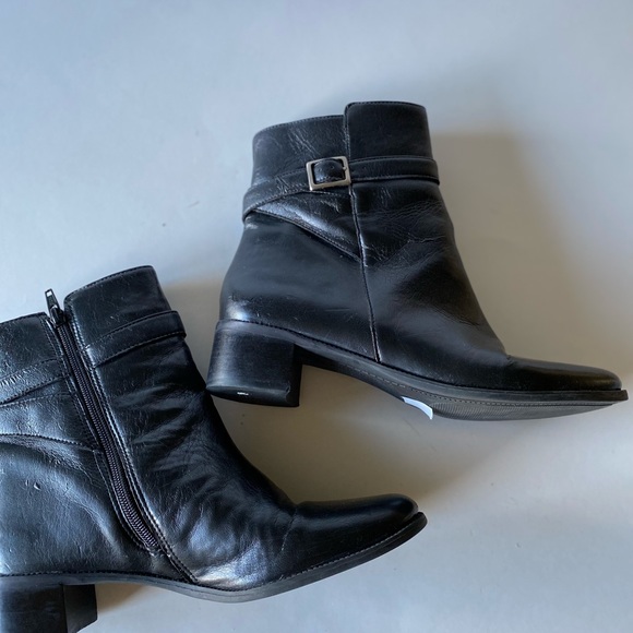 Naturalizer - Woman’s black faux leather moto ankle boots, Size: 7.5W - Picture 4 of 11